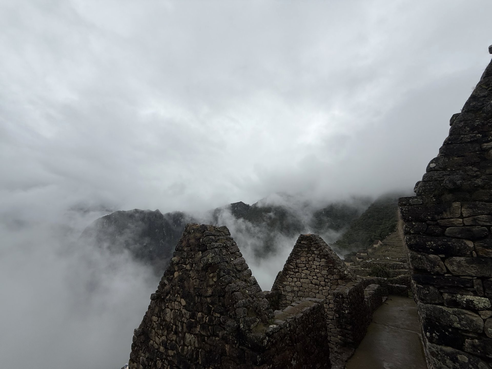 Mist & ruins